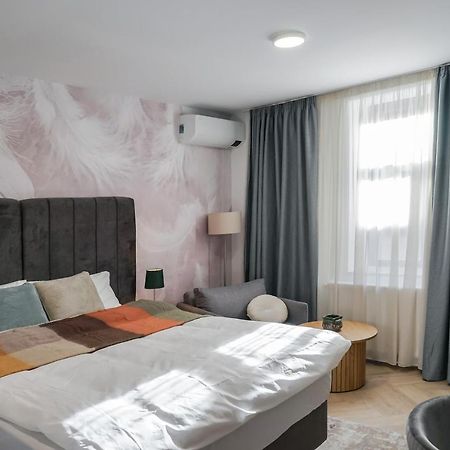 The Chic Retreat Apartment Bucharest Exterior photo